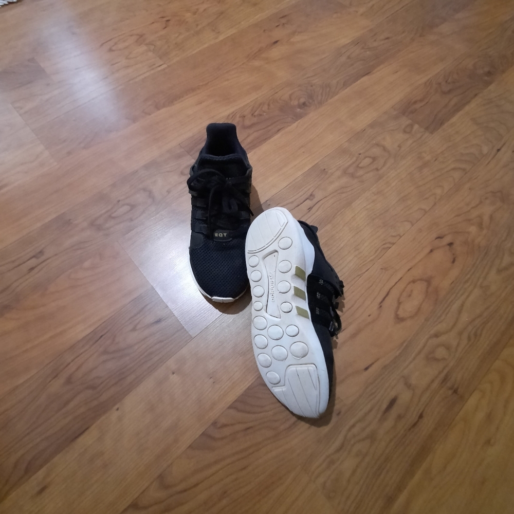 Adidas black & gold sneakers shoes - Picture 7 of 10